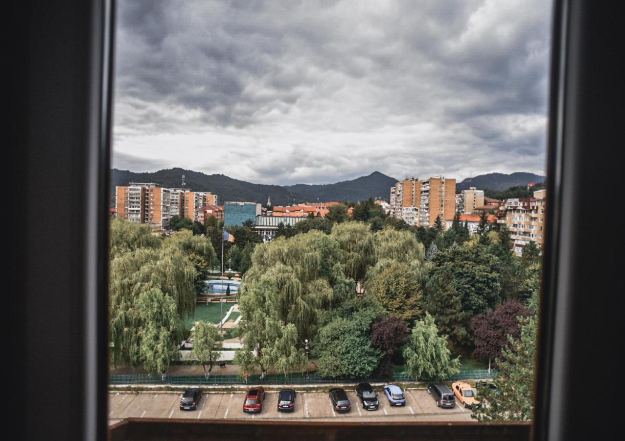 Hotel Petroshani srl Petroşani Exterior foto