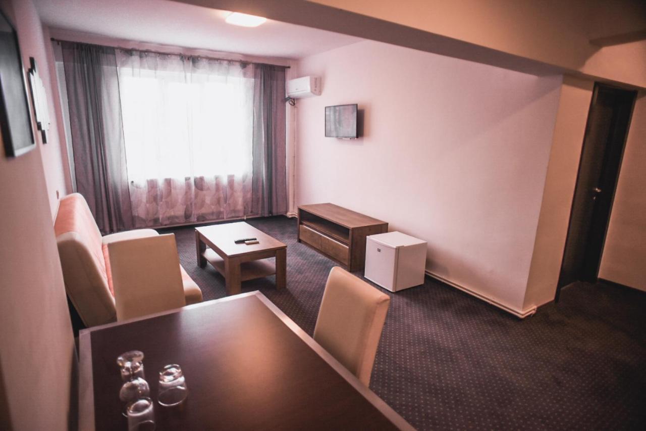 Hotel Petroshani srl Petroşani Exterior foto