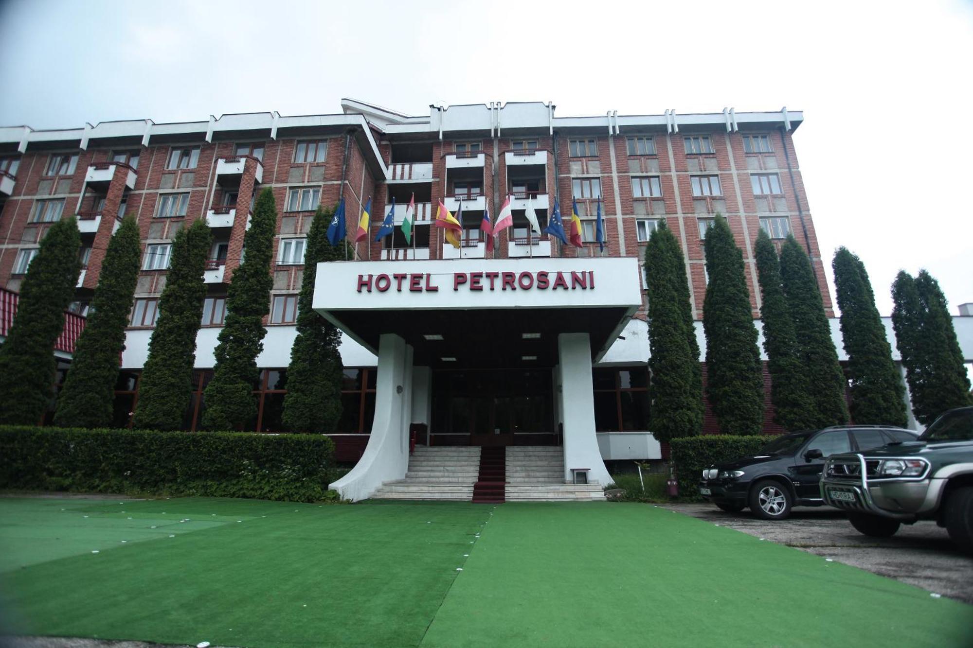 Hotel Petroshani srl Petroşani Exterior foto