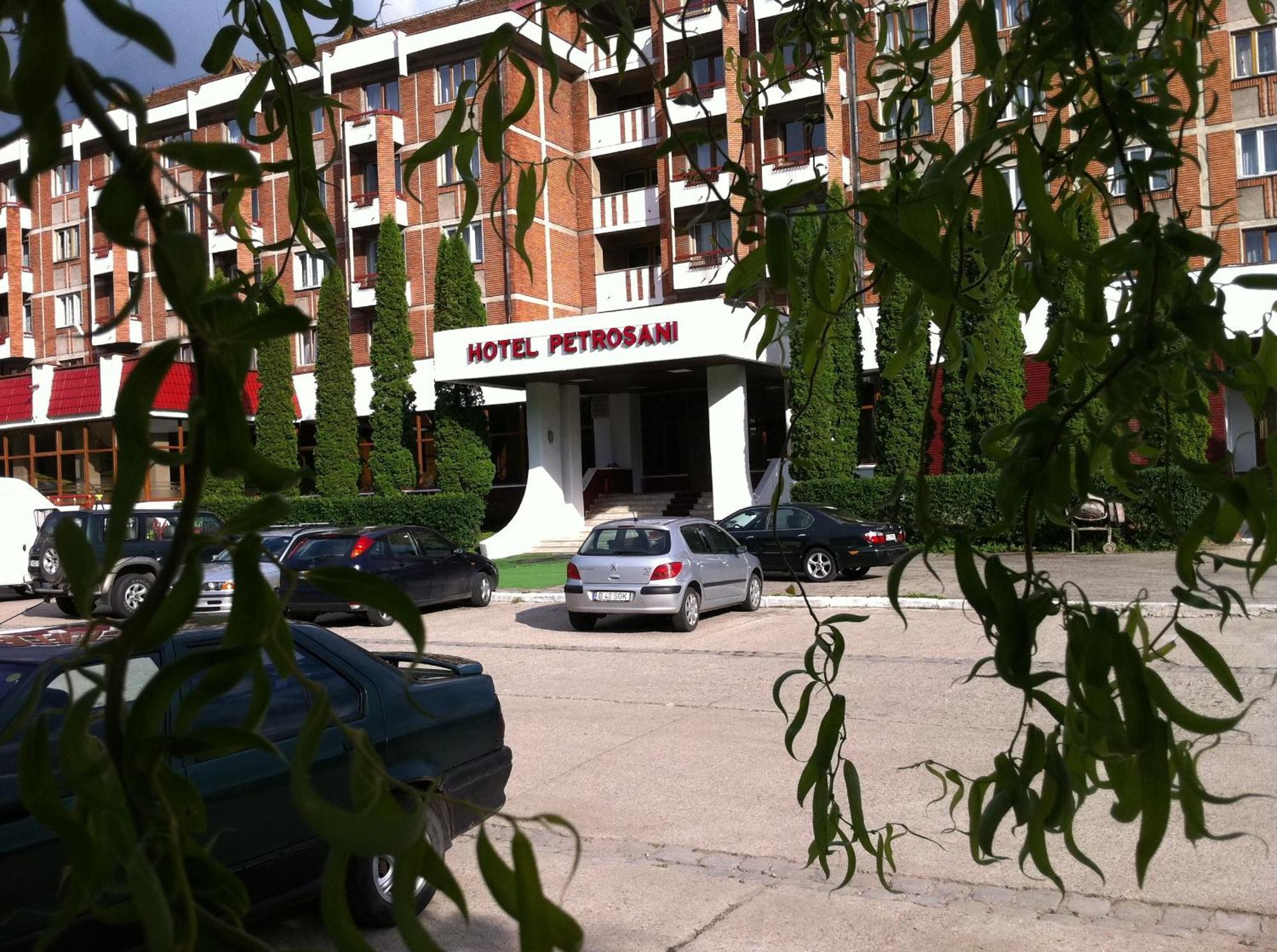 Hotel Petroshani srl Petroşani Exterior foto